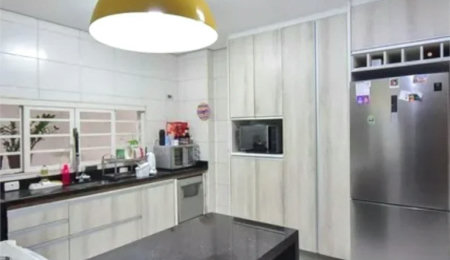 Sobrado à venda com 3 quartos, sendo 1 suíte, em Vila Morse, São Paulo, SP