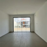 Casa duplex com 4 quartos, piscina e área gourmet, em condomínio com lazer completo e localização estratégica ao lado do Park Shopping.