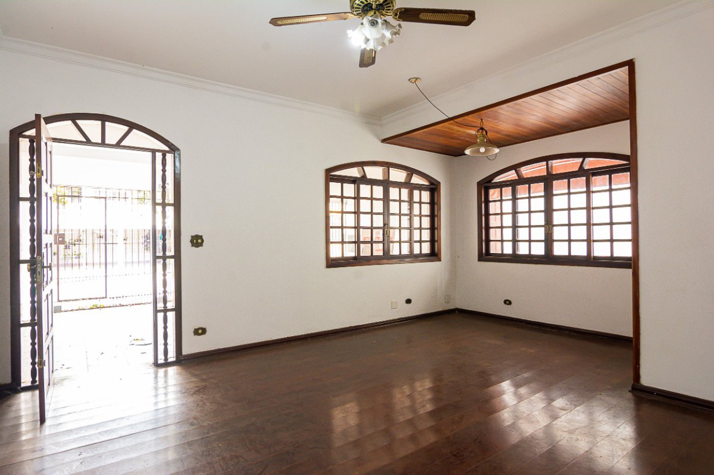 Sobrado à venda 187m² com 5 quartos, sendo 2 suítes, em Conjunto Residencial Butantã próximo à USP