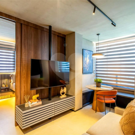 Apartamento de 33m2 com 1 dorm, 1 banheiro. Estuda permuta.