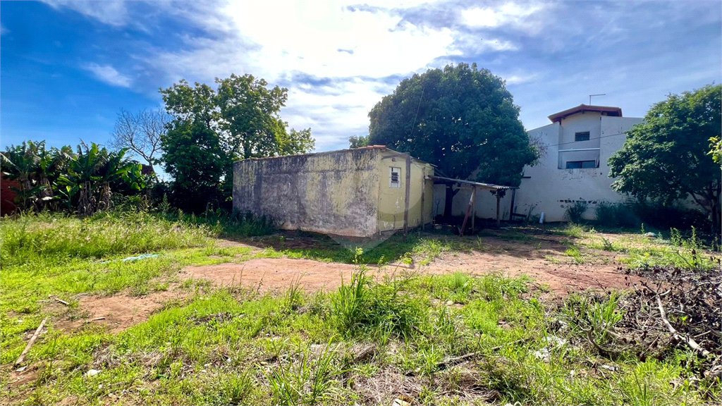 Terreno à Venda no Jardim Tangará