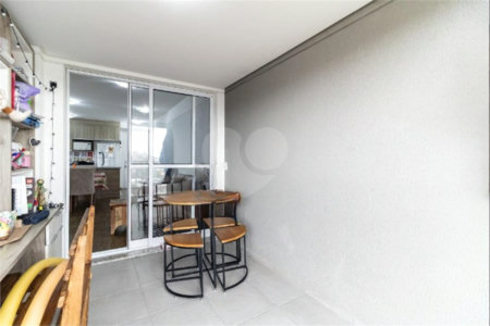 Apartamento de 02 dormitórios sendo 1 suíte