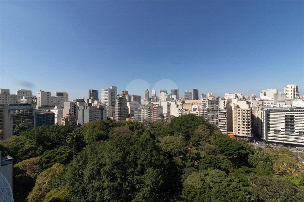Apartamento de 68m² com 2 Quartos (1 Suíte) e 1 Vaga no Condomínio Downtown - República