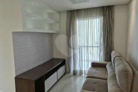 Oportunidade na Vila Leopoldina! Imóvel de 69m2, com 3 dorm., sendo 1 suíte, 2 banheiros, sala, cozinha e 2 vagas. Com ar condicionado em 2 dorm.