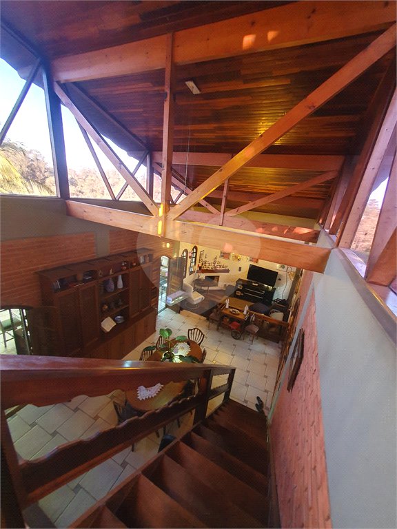 Casa à venda com 4 quartos, sendo 2 suítes,  no condomínio Vinhas da Vista Alegre - Lado Café, Vinhedo - SP