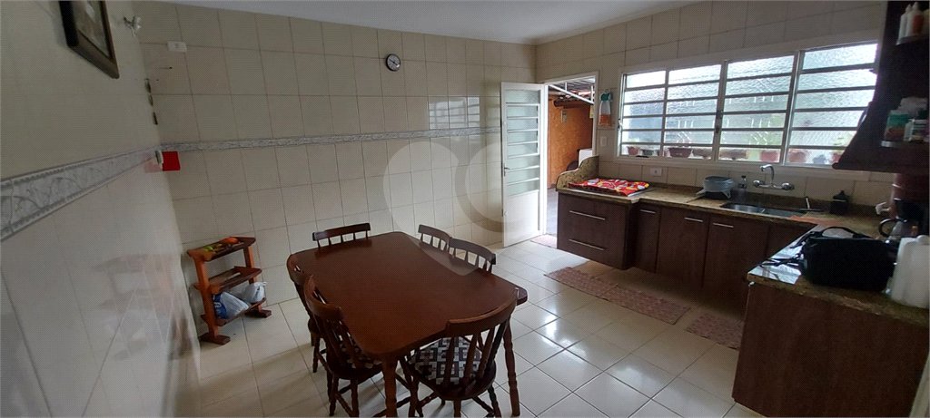Sobrado à venda com 3 quartos, sendo 1 suíte,  em Vila Mogilar, Mogi das Cruzes, SP