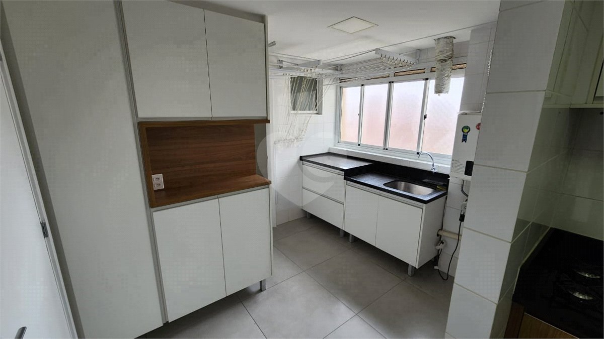 Apartamento à venda com 3 quartos, sendo 2 suítes,  em Paraíso do Morumbi, São Paulo, SP
