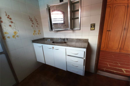 Casa à venda com 3 quartos, sendo 1 suíte, em Jardim das Vertentes, São Paulo, SP