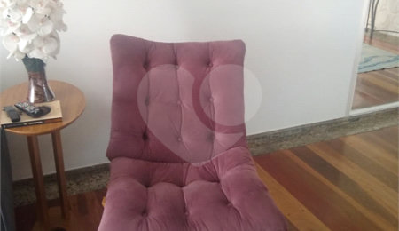 Sobrado à venda com 3 quartos, sendo 1 suíte,  em Vila do Castelo, São Paulo, SP