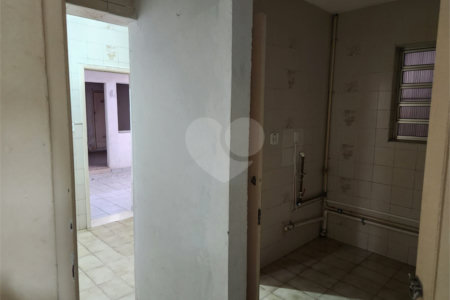 Sobrado à venda com 4 quartos em Vila Dom Pedro I, São Paulo, SP