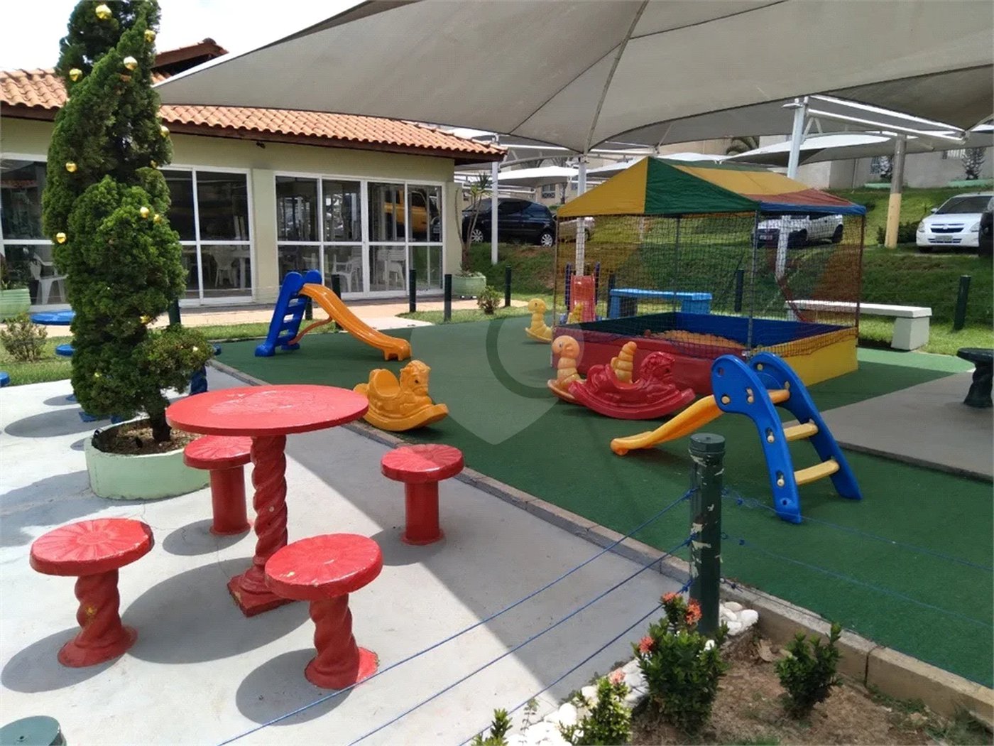 Apartamento à venda com 2 quartos no condomínio Pitangueiras, Hortolândia - SP