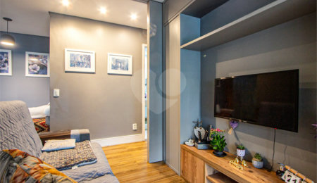Apartamento à venda com 2 quartos, sendo 1 suíte,  em Jardim das Acácias, São Paulo, SP