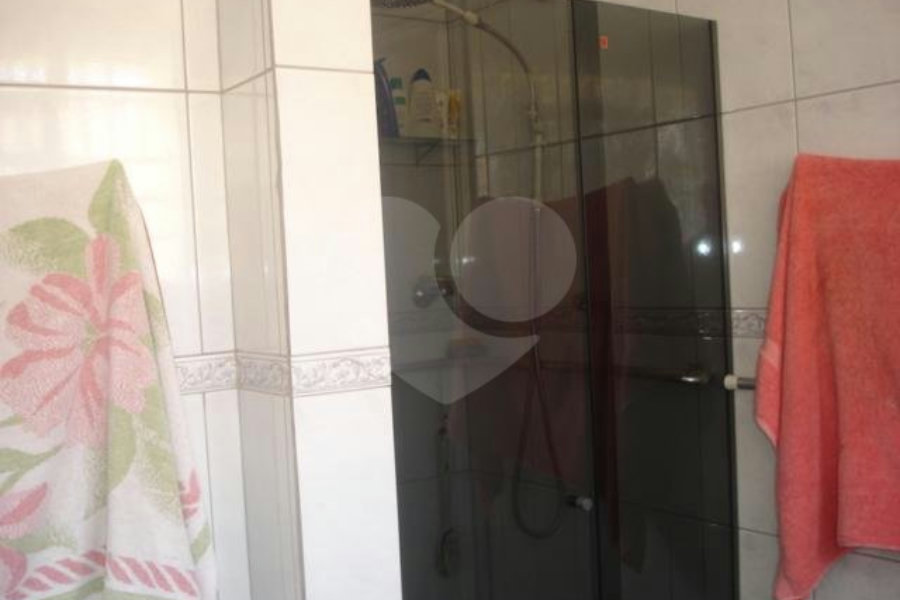 Sobrado à venda com 3 quartos, sendo 2 suítes, em Vila Irmãos Arnoni, São Paulo, SP