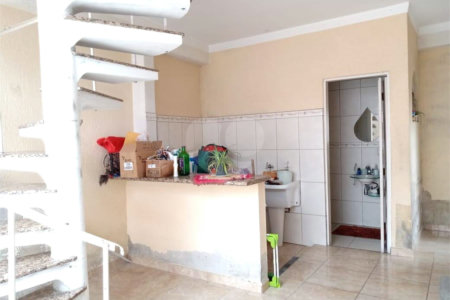 Sobrado à venda com 3 quartos, sendo 2 suítes, em Vila Rea, Poá, SP