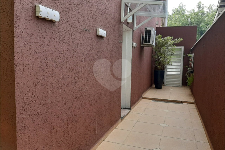 Sobrado à venda com 4 quartos, sendo 3 suítes, em Tremembé, São Paulo, SP