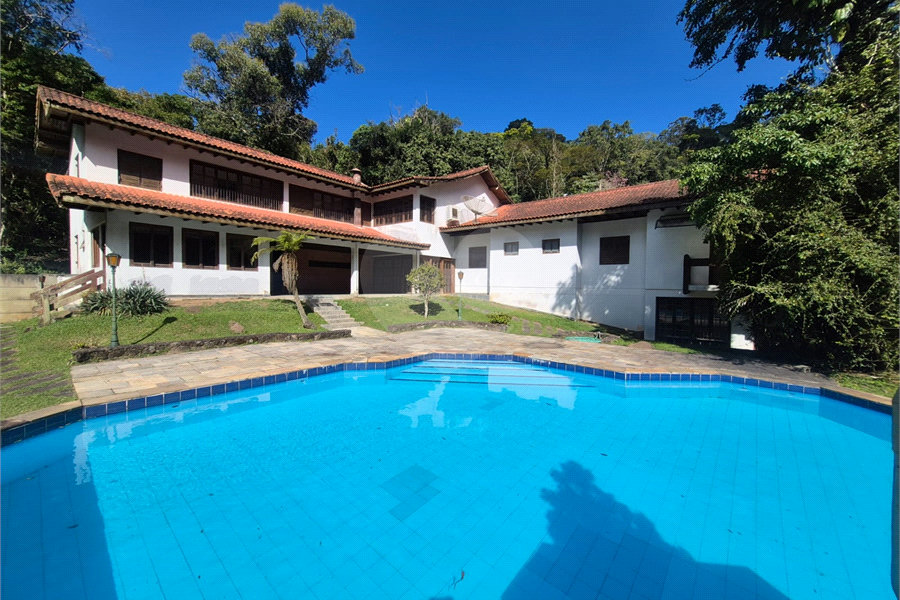 Casa à venda ou para alugar com 4 suítes no condomínio Parque Imperial da Cantareira, Mairiporã - SP