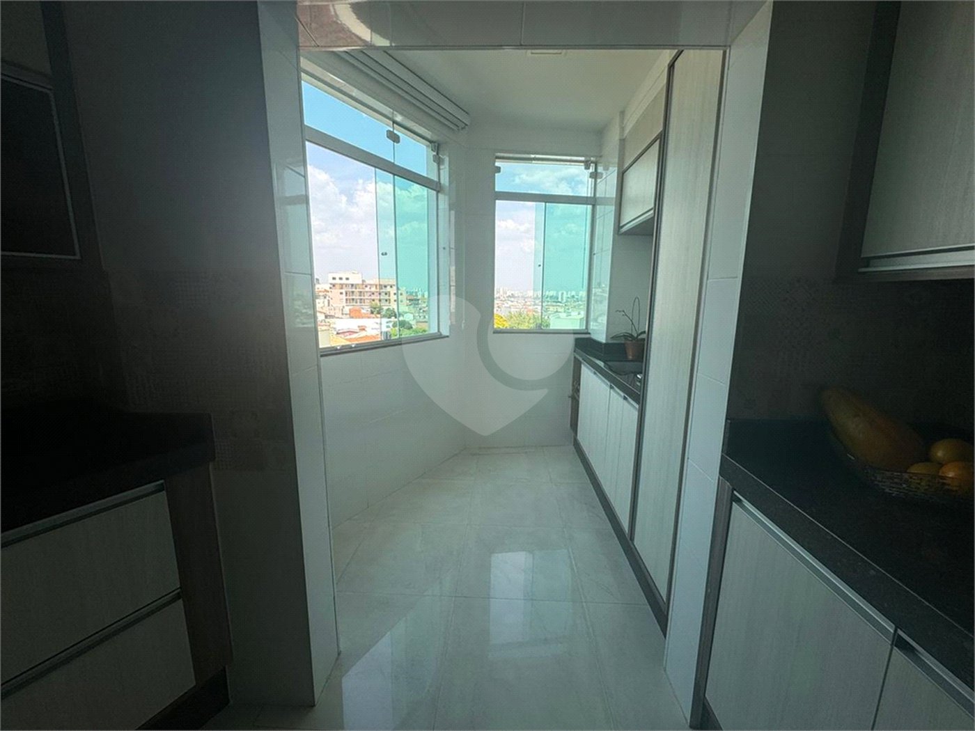 Sobrado à venda com 5 quartos, sendo 3 suítes, em Vila Nivi, São Paulo, SP