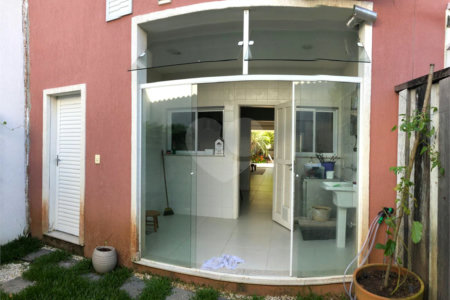 Casa à venda com 9 quartos, sendo 8 suítes, no condomínio Village Elisabete, Rio de Janeiro - RJ