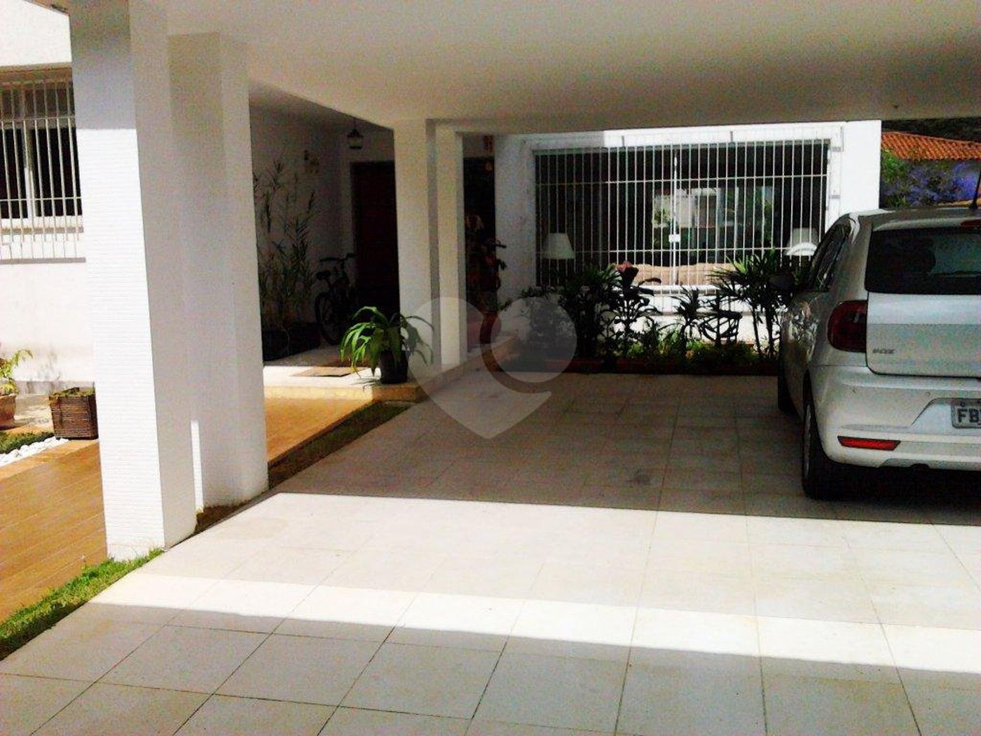 Sobrado à venda com 4 quartos, sendo 1 suíte, em Alto da Boa Vista, São Paulo, SP