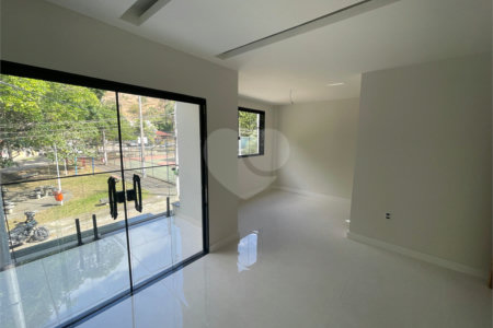 Casa à venda com 4 quartos, sendo 1 suíte, em Campo Grande, Rio de Janeiro, RJ