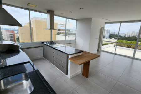 Apartamento à venda com 3 quartos, sendo 2 suítes,  em Paraíso do Morumbi, São Paulo, SP