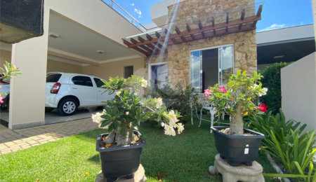 Casa à venda com 3 quartos, sendo 1 suíte,  no condomínio Village Damha III, São Carlos - SP