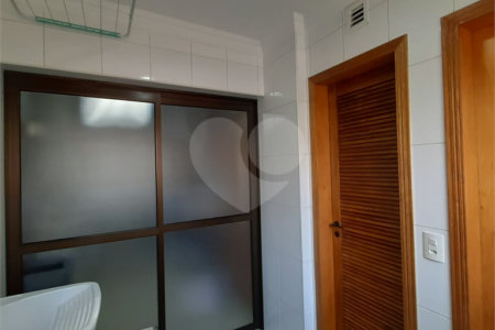 Apartamento à venda com 3 quartos, sendo 1 suíte, em Campo Belo, São Paulo, SP