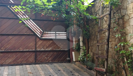 Sobrado à venda com 4 quartos, sendo 1 suíte,  em Tremembé, São Paulo, SP