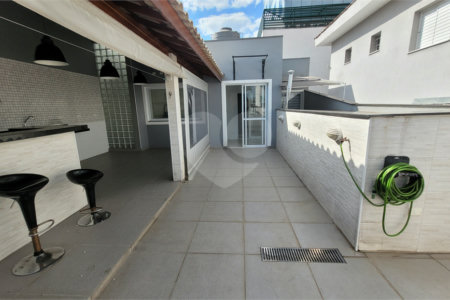 Casa Térrea à venda com 5 quartos, sendo 2 suítes, em Água Fria, São Paulo, SP