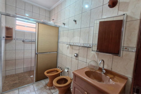 Casa para alugar com 3 quartos, sendo 1 suíte, no condomínio Santa Mônica, Atibaia - SP