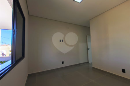 Casa à venda com 3 quartos, sendo 1 suíte, no condomínio Horto Florestal Villagio, Sorocaba - SP