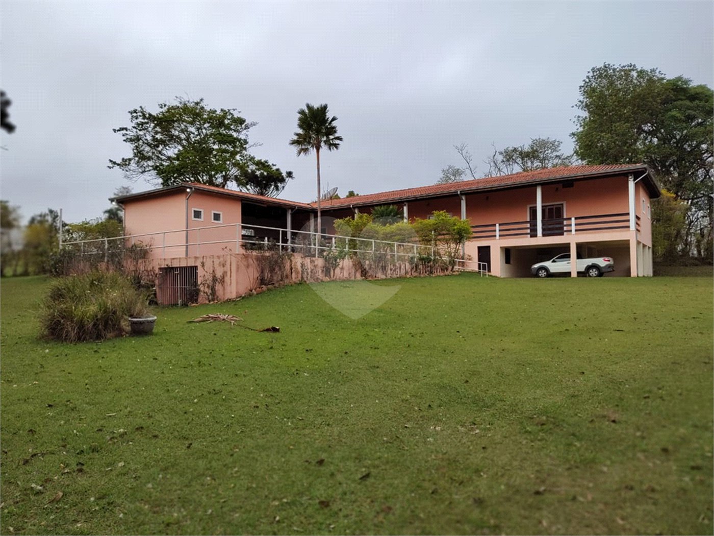 Chácara à venda com 3 quartos, sendo 1 suíte, em Bairro do Machadinho, Angatuba, SP
