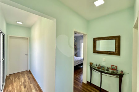 Casa à venda com 3 suítes no condomínio Golf Village, Carapicuíba - SP