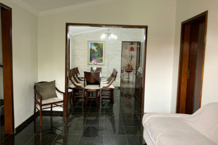 Casa à venda com 3 suítes em Vila Amorim, Suzano, SP