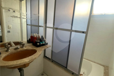 Apartamento à venda com 3 quartos, sendo 1 suíte, em Vila Olímpia, São Paulo, SP