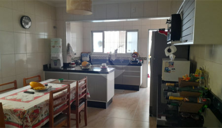 Sobrado à venda com 3 quartos, sendo 1 suíte,  em Vila Nivi, São Paulo, SP