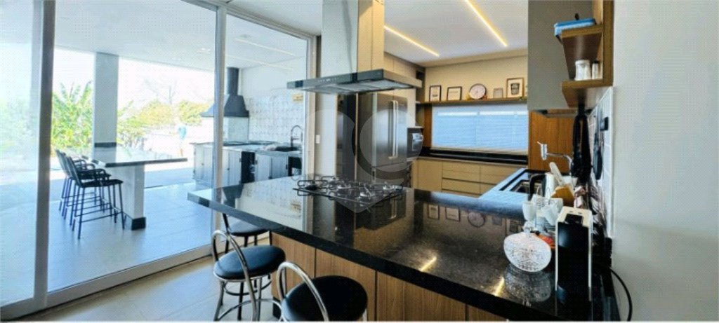 Casa à venda com 4 suítes no condomínio Residencial Fazenda São José, Salto de Pirapora - SP