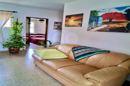 Chácara à venda com 4 quartos, sendo 1 suíte,  em Colinas II, Araçoiaba da Serra, SP