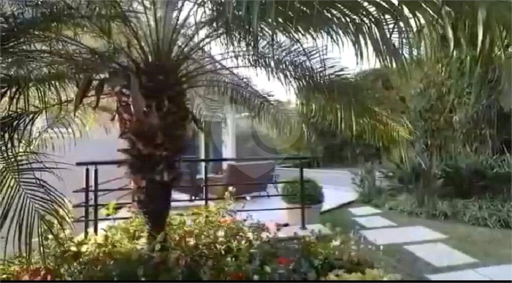 Casa à venda com 5 suítes no condomínio Parque Arco Iris, Atibaia - SP
