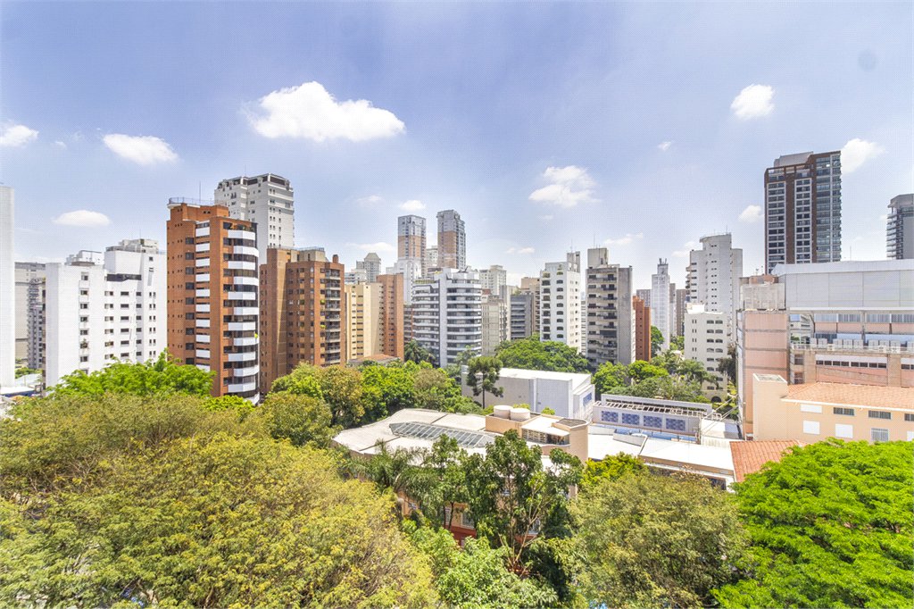 Apartamento à venda com 4 quartos, sendo 2 suítes, em Indianópolis, São Paulo, SP