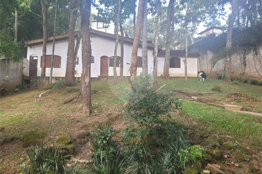 Sobrado à venda com 4 quartos, sendo 2 suítes, em Serra da Cantareira, Mairiporã, SP
