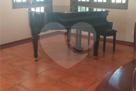 Casa à venda com 5 quartos, sendo 2 suítes, no condomínio Vinhas da Vista Alegre - Lado Sede, Vinhedo - SP