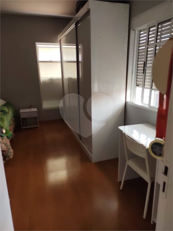 Sobrado à venda com 2 quartos, sendo 1 suíte,  em Jardim São Pedro, Mogi das Cruzes, SP