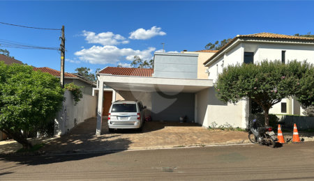 Casa à venda com 3 quartos, sendo 1 suíte,  no condomínio Residencial Nova Aliança, Ribeirão Preto - SP