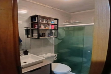 Casa à venda com 3 quartos, sendo 1 suíte, no condomínio Residencial Doutor Emanuel Dias, São Paulo - SP