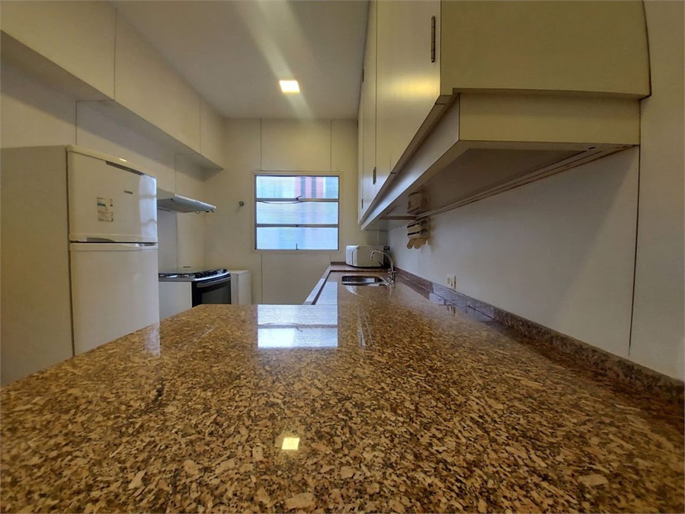Apartamento com 4 dormitórios à venda, 120 m² por R$ 700.000,00 - Pitangueiras - Guarujá/SP