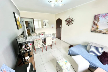 Sobrado à venda com 3 quartos, sendo 1 suíte, em Vila Vitório Mazzei, São Paulo, SP