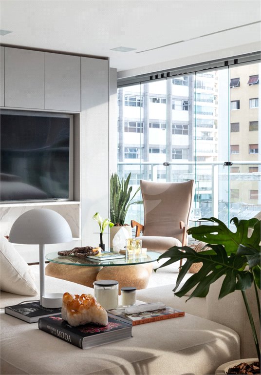 Apartamento à venda com 3 suítes em Cerqueira César, São Paulo, SP