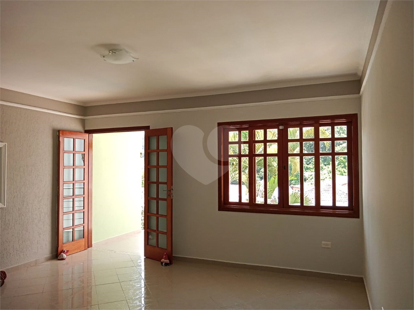 Sobrado à venda com 4 quartos, sendo 3 suítes, em Tremembé, São Paulo, SP