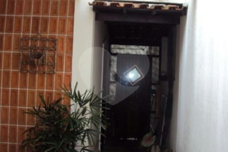 Sobrado à venda com 3 quartos, sendo 1 suíte,  em Jardim Pinheiros, São Paulo, SP